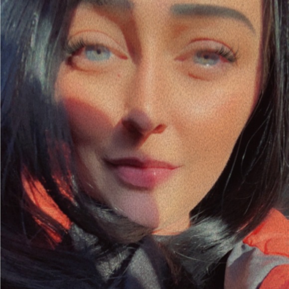 Meet your Posher, Samantha - Picture 2 of 2